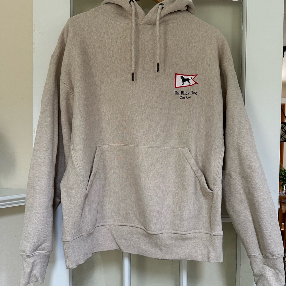 The Black Dog Tan Sweatshirt (Size Medium)